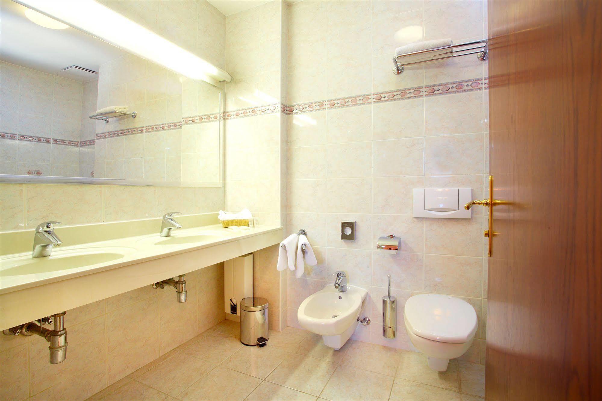 Galerie Royale Hotel Prague Exterior photo