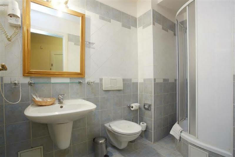 Galerie Royale Hotel Prague Exterior photo